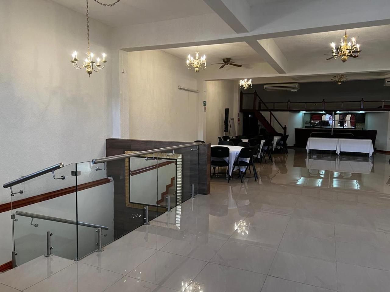 Hotel Los Arcos Идальго-дель-Парраль Экстерьер фото